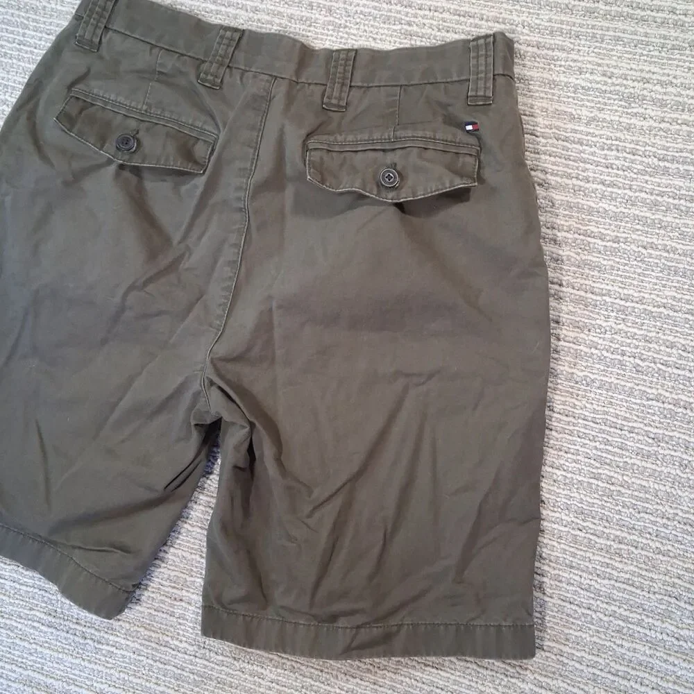 ​Tommy Hilfiger Mens 30 Chino Shorts Olive Green Flat Front Preppy Cotton 9 Inse